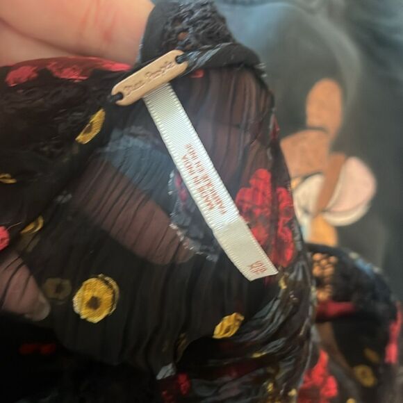 Free People Black Bright Lights Boho Whimsical Floral Blouse, size XS - Picture 7 of 9